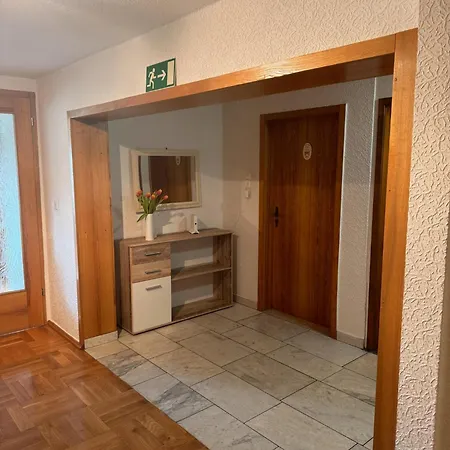 Faulpelz - Zweibettzimmer Gemeinschaftsbad * Niederorschel